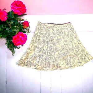CJ Banks White and Black Floral Skirt Size 24 NWT